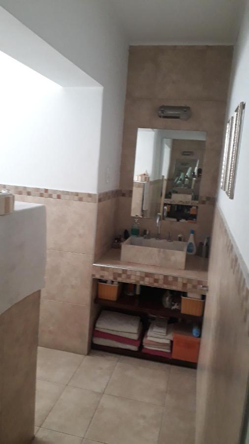 Casa Cerca Del Centro Bed&Breakfast Mendoza Exteriör bild